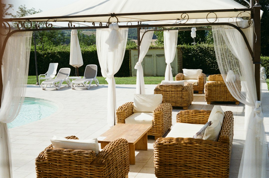 Outdoor Gazebo Lounge & Al Fresco Dining