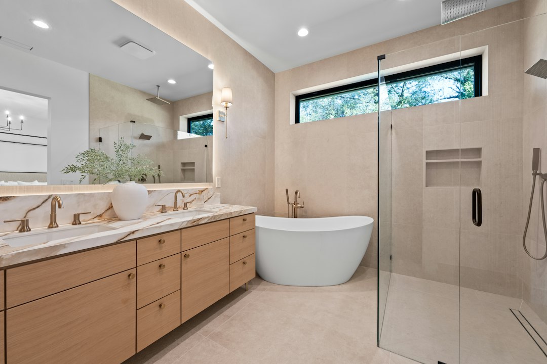 Master Ensuite with Natural Stone Tub