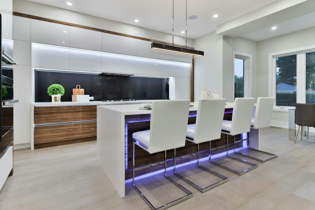 Contemporary Fitted Kitchen Cabinets